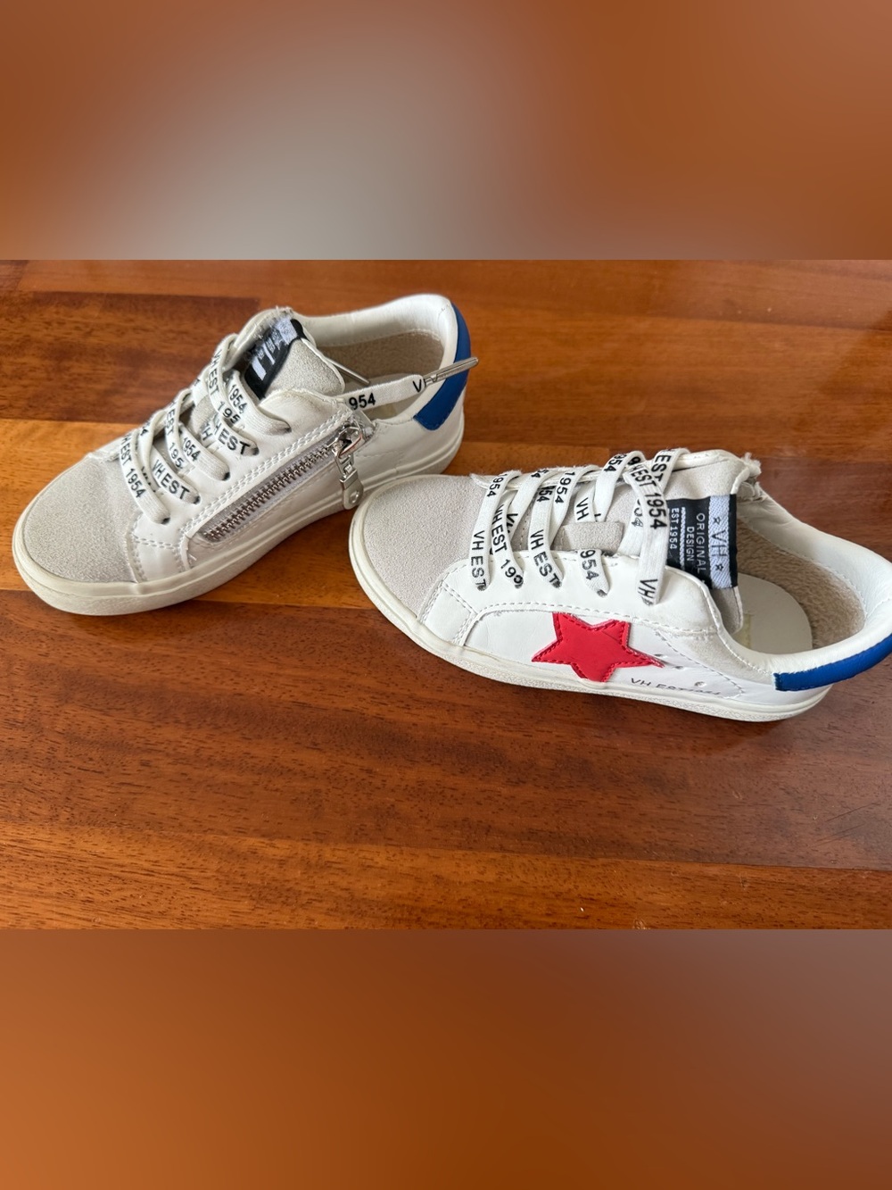 Vintage Havana Kids White Sneakers with Red Star Accent size 11